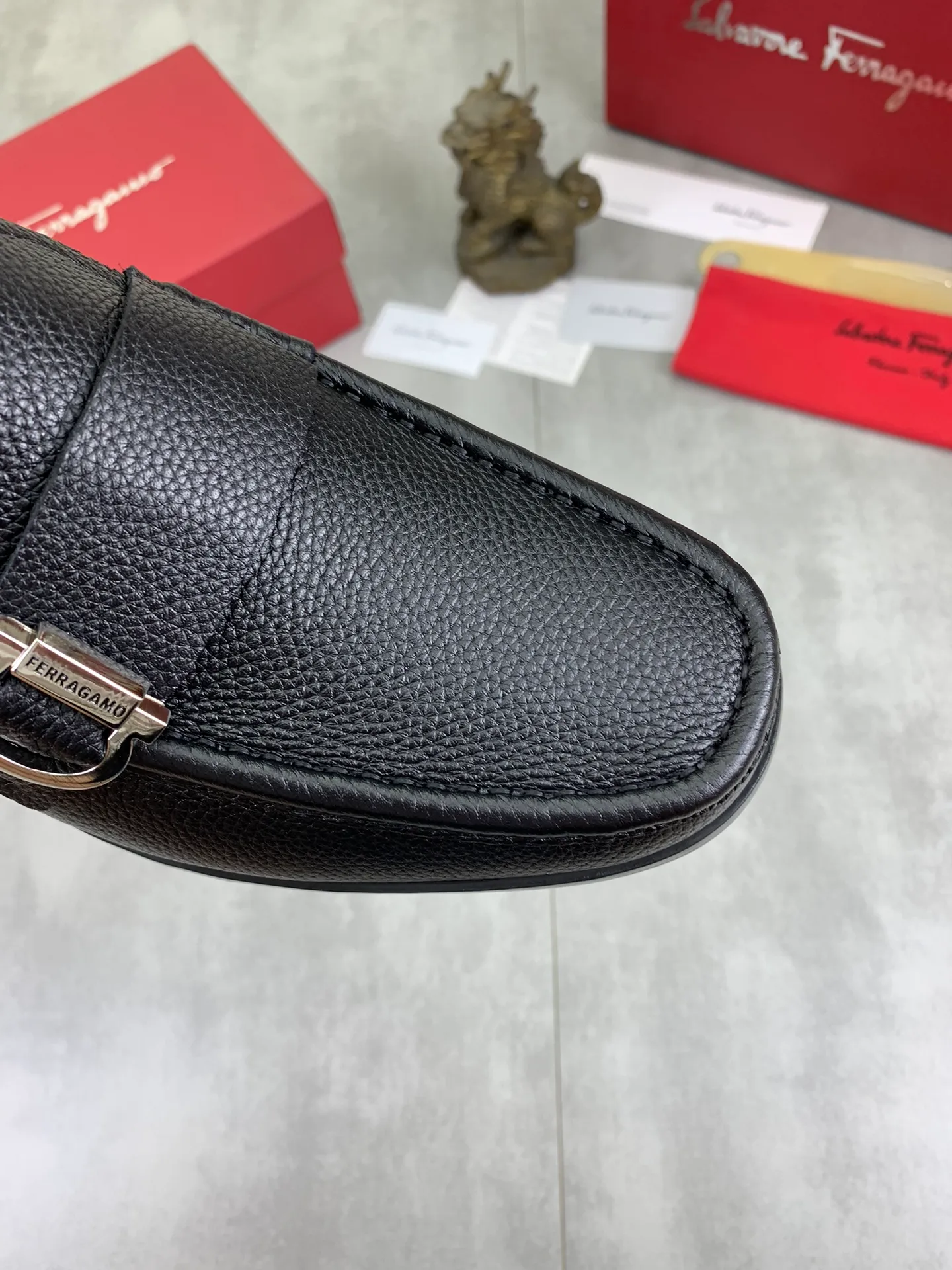 Men's Men's Shoes 💰P460💰[New Style] Water-dyed Niuli 🆘[Salvatore Ferragamo] Ferragamo's latest casual business leather shoes for men! Available at counters simultaneously! The fabric is made of specially imported original calfskin, the lining is made of imported water-dyed cowhide, and the original combination outsole is absolutely luxurious and leads the fashion trend. Matching code: 38-45; 3️⃣ colors available